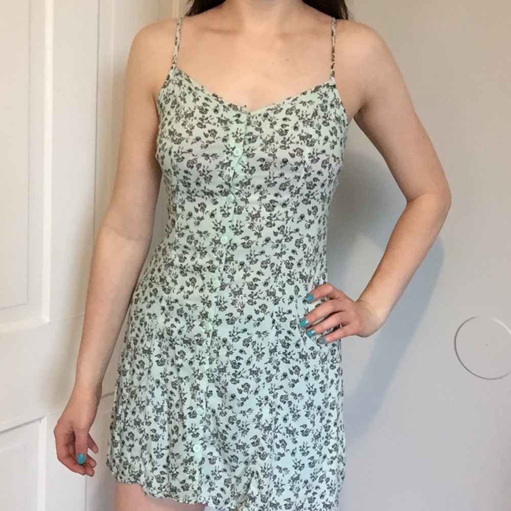 Sale🎉Divided light weight button up dress